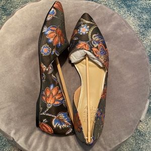 Naturalizer Flats